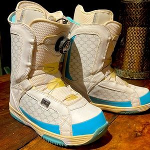 DC Scout Snowboard Boots-Sz 8.5